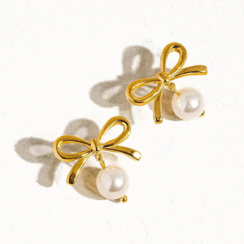 Aleah Gold Non-Tarnish Bow Pearl Earring