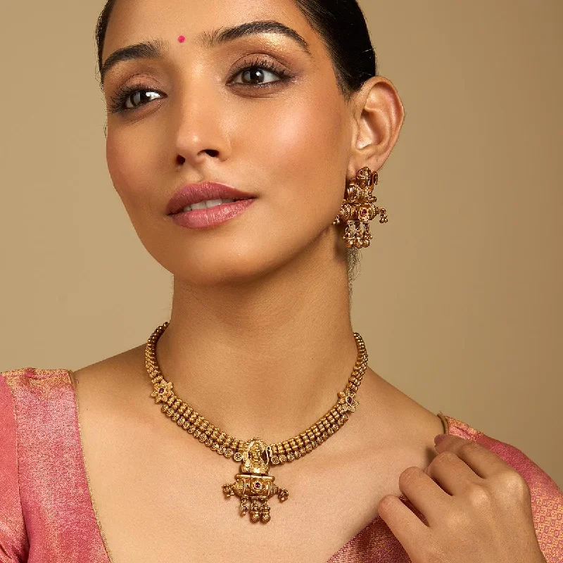 gold and diamond nose stud Antique Necklace 172682