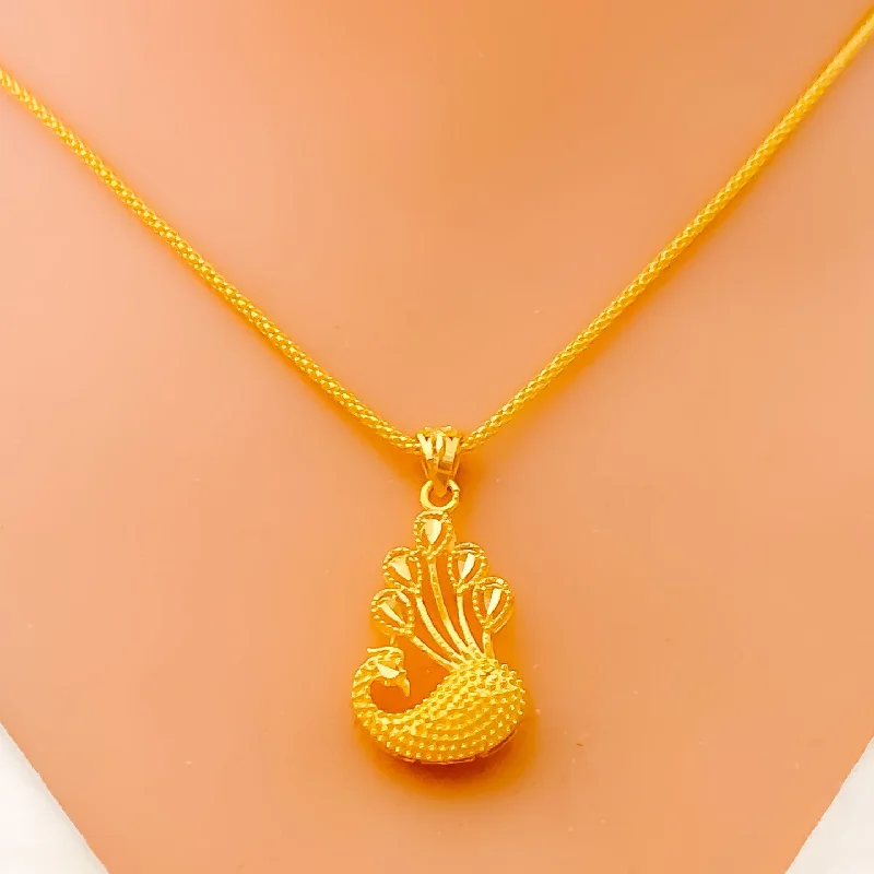 Magnificent Modish 22k Gold Necklace