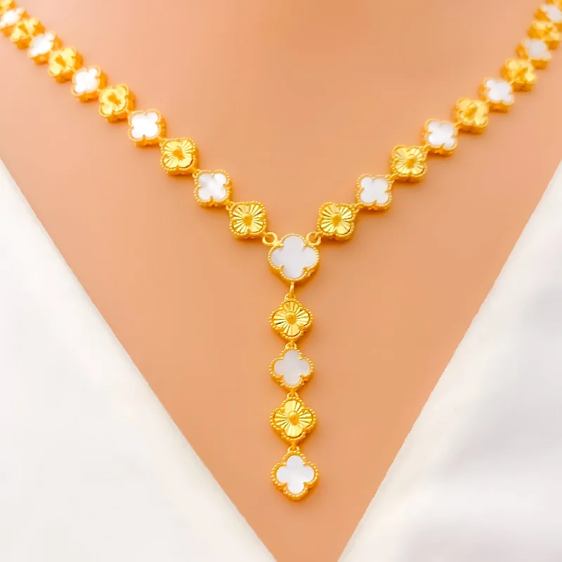 Stately Alternating 21k Gold Clover Necklace